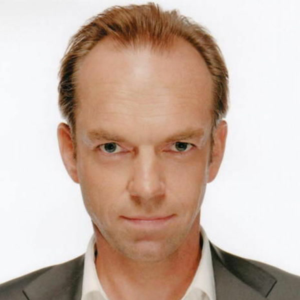 Hugo Weaving