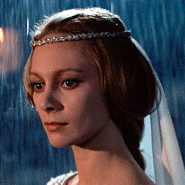 Francesca Annis