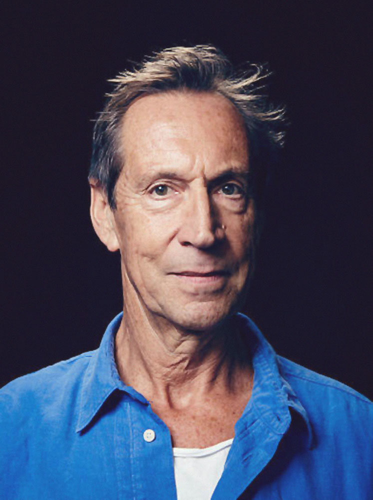 Jonathan Hyde